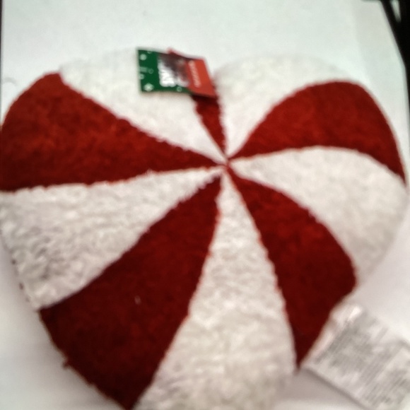 New Snow Cool Christmas Peppermint Heart Pillow - Picture 5 of 6